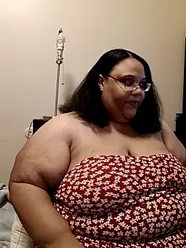 Snapshot of SexyBBW10790 chatting on October 1, 2025, 12:27 am SexyBBW10790 online show from October 1, 2025, 12:27 am