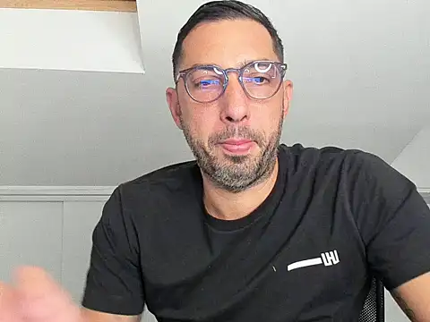 sweetoyboy777 online show from September 18, 2025, 8:55 pm