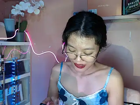 skinny gracie online show from October 29, 2025, 5:42 am