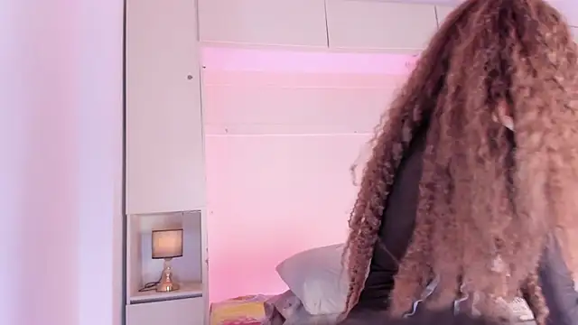 JoyceBlake online show from February 4, 2026, 8:14 pm