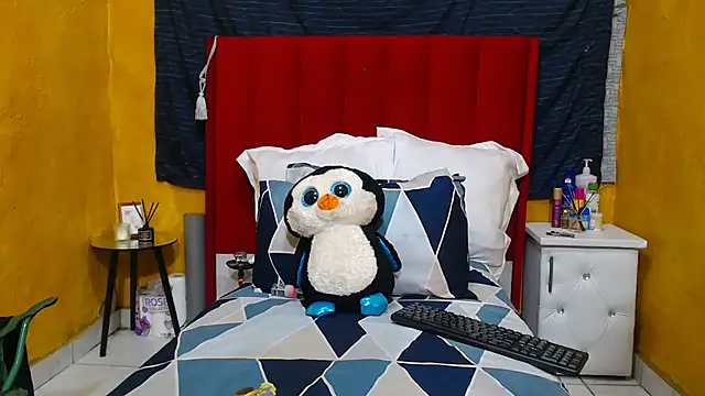 Candycrush2555 online show from September 23, 2025, 8:23 pm