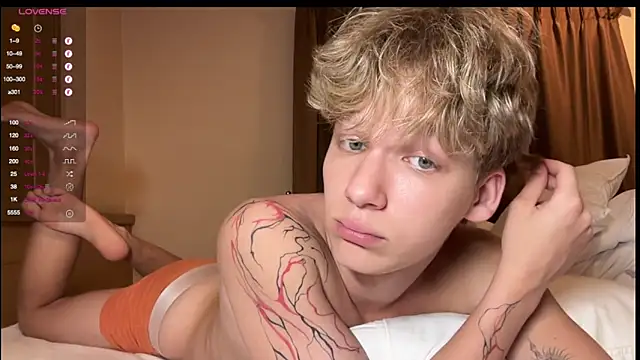 Snapshot of walter_cute chatting on April 4, 2026, 7:00 pm walter cute online show from April 4, 2026, 7:00 pm