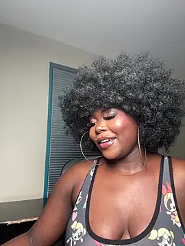 Snapshot of WomanNextdoor1 chatting on July 4, 2026, 11:33 pm WomanNextdoor1 online show from July 4, 2026, 11:33 pm