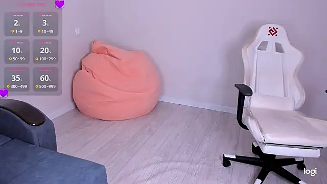 Snapshot of Momo_Ayase_ chatting on October 10, 2025, 2:16 pm Momo Ayase online show from October 10, 2025, 2:16 pm