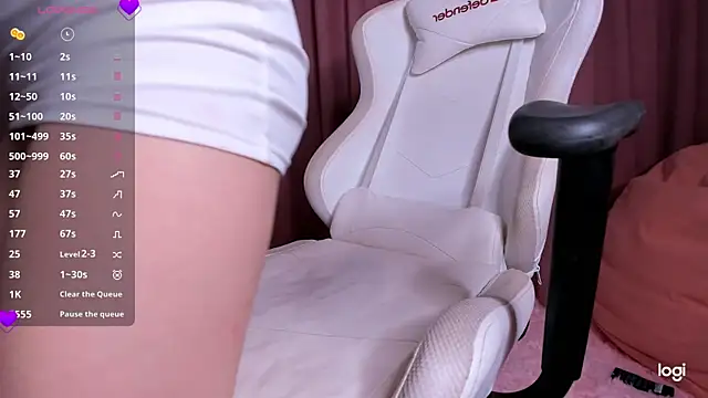 Snapshot of Momo_Ayase_ chatting on November 7, 2025, 2:17 pm Momo Ayase online show from November 7, 2025, 2:17 pm