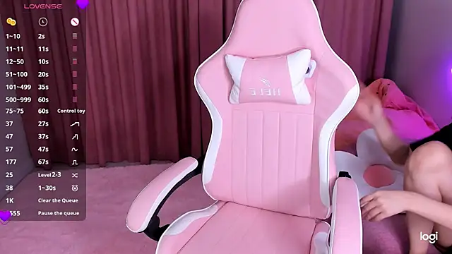 Snapshot of Momo_Ayase_ chatting on November 12, 2025, 2:28 pm Momo Ayase online show from November 12, 2025, 2:28 pm