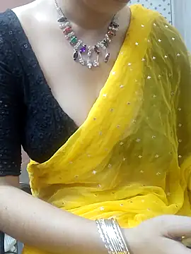 Hot-rima online show from April 18, 2026, 2:37 am