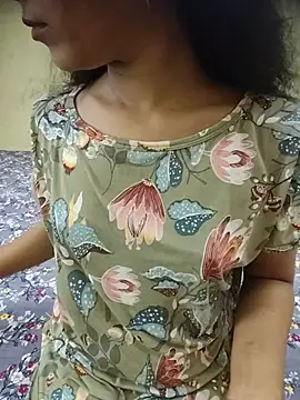Snapshot of Snaya-baby chatting on June 4, 2026, 5:24 am Snaya-baby online show from June 4, 2026, 5:24 am