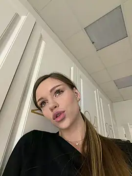 MarilynNova online show from January 17, 2026, 4:17 am