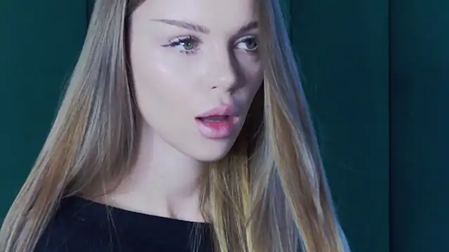 MarilynNova online show from February 19, 2026, 4:52 am