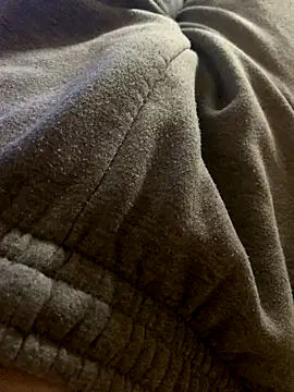 MuzzyFacing online show from October 2, 2025, 12:56 pm