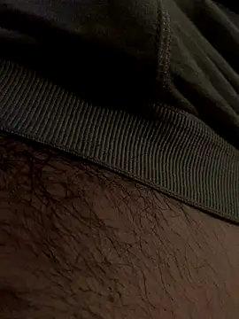 MuzzyFacing online show from November 26, 2025, 10:33 pm