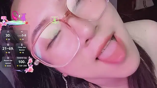 Liqinqin online show from September 9, 2025, 4:28 pm