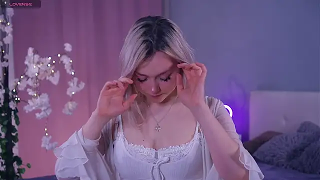 AccaCroyle online show from April 10, 2026, 8:02 pm