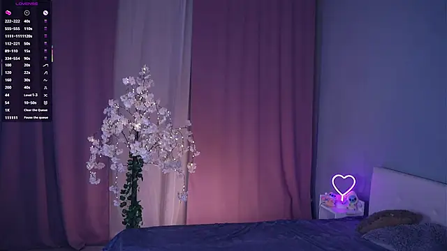 AccaCroyle online show from April 13, 2026, 5:29 pm