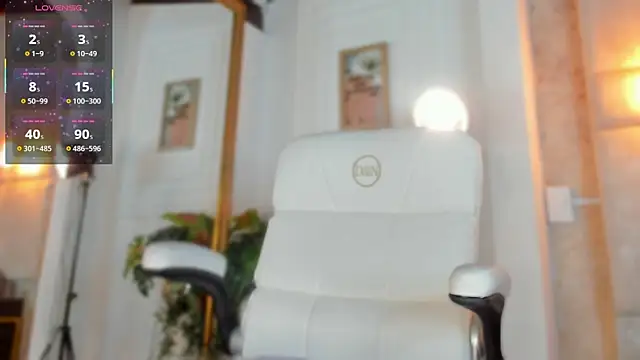 Jazmiinee online show from November 28, 2025, 7:27 pm