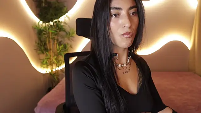 Emma and Issac online show from March 30, 2026, 8:43 pm