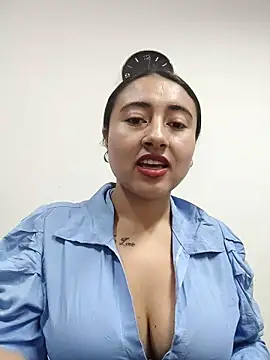 Snapshot of AMATISTA__16 chatting on October 2, 2025, 12:23 pm AMATISTA 16 online show from October 2, 2025, 12:23 pm