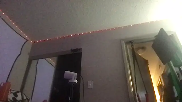 Triggerhappycj100 online show from April 21, 2026, 4:12 pm