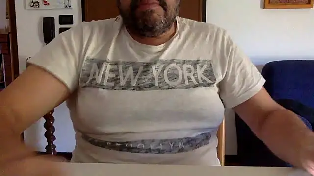 Snapshot of steve669_hot chatting on September 20, 2025, 12:39 pm steve669 hot online show from September 20, 2025, 12:39 pm