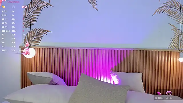 Valleriie  online show from November 22, 2025, 1:54 pm