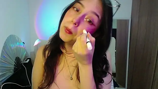 Snapshot of immisssilver chatting on October 1, 2025, 2:28 am immisssilver online show from October 1, 2025, 2:28 am