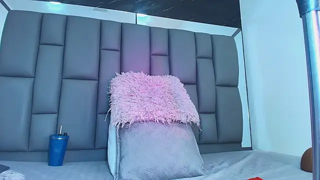 Roxana gomez online show from February 14, 2026, 3:47 am