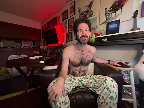 Snapshot of Pupscritch chatting on December 19, 2025, 2:46 pm Pupscritch online show from December 19, 2025, 2:46 pm