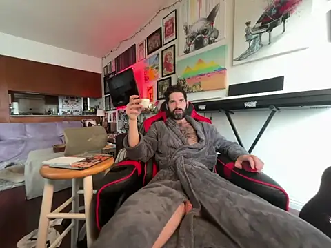 Snapshot of Pupscritch chatting on January 6, 2026, 5:38 pm Pupscritch online show from January 6, 2026, 5:38 pm