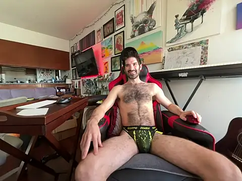 Snapshot of Pupscritch chatting on February 2, 2026, 5:00 pm Pupscritch online show from February 2, 2026, 5:00 pm