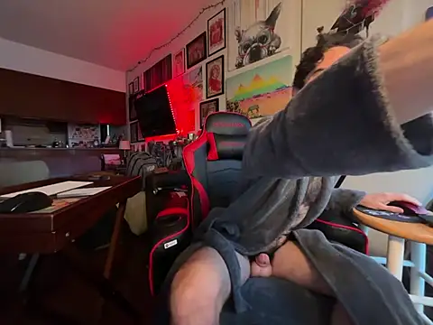 Snapshot of Pupscritch chatting on February 17, 2026, 2:57 pm Pupscritch online show from February 17, 2026, 2:57 pm