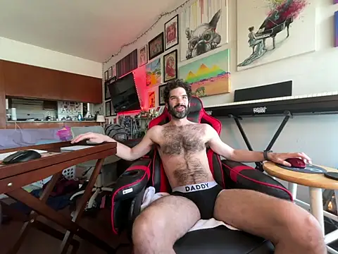 Snapshot of Pupscritch chatting on February 18, 2026, 7:32 pm Pupscritch online show from February 18, 2026, 7:32 pm