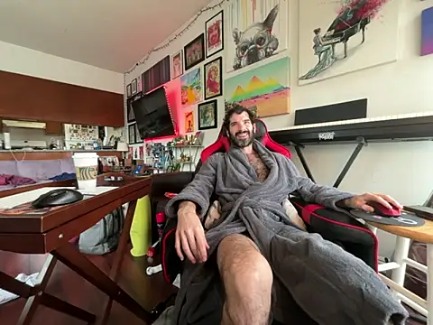 Snapshot of Pupscritch chatting on February 20, 2026, 4:18 pm Pupscritch online show from February 20, 2026, 4:18 pm