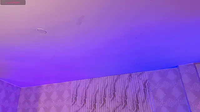 Naomy tay1 online show from November 24, 2025, 4:01 am