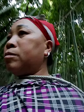 Mamapm20 online show from November 30, 2025, 2:04 am