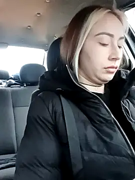 Reina Cummings online show from November 19, 2025, 6:02 am