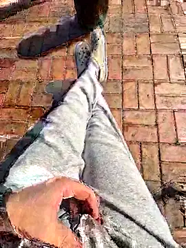 starvingo2002 online show from November 7, 2025, 4:34 am