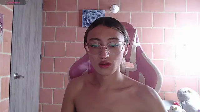 Andrea camilaaa online show from September 28, 2025, 4:12 pm