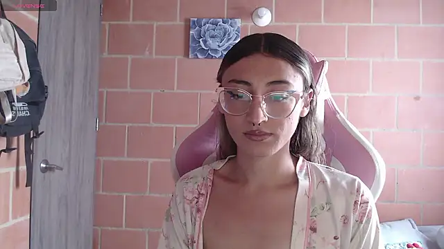 Snapshot of Andrea_camilaaa chatting on February 12, 2026, 1:50 pm Andrea camilaaa online show from February 12, 2026, 1:50 pm