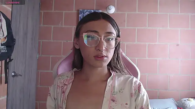 Snapshot of Andrea_camilaaa chatting on February 15, 2026, 3:31 pm Andrea camilaaa online show from February 15, 2026, 3:31 pm