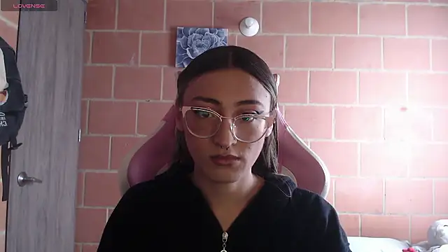 Snapshot of Andrea_camilaaa chatting on February 16, 2026, 2:57 pm Andrea camilaaa online show from February 16, 2026, 2:57 pm