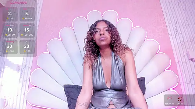 MisRoos online show from October 30, 2025, 4:30 pm