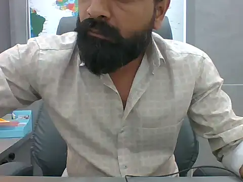 Snapshot of autophile-indian chatting on April 15, 2026, 7:37 am autophile-indian online show from April 15, 2026, 7:37 am