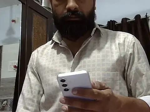 Snapshot of autophile-indian chatting on April 17, 2026, 3:37 pm autophile-indian online show from April 17, 2026, 3:37 pm
