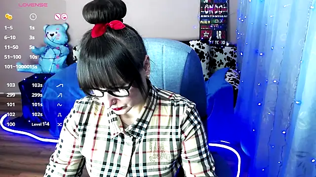 Snapshot of MilaRay chatting on December 9, 2024, 10:54 am MilaRay online show from December 9, 2024, 10:54 am