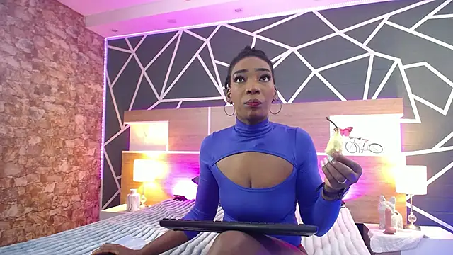 AlexandraCambell online show from October 15, 2025, 12:05 pm