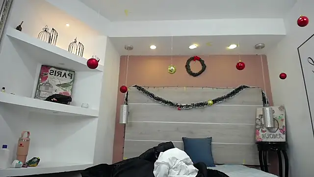 AlexandraCambell online show from December 19, 2025, 11:39 am