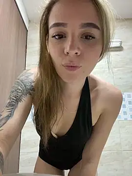 karla-thomsom10 online show from September 14, 2025, 1:05 am