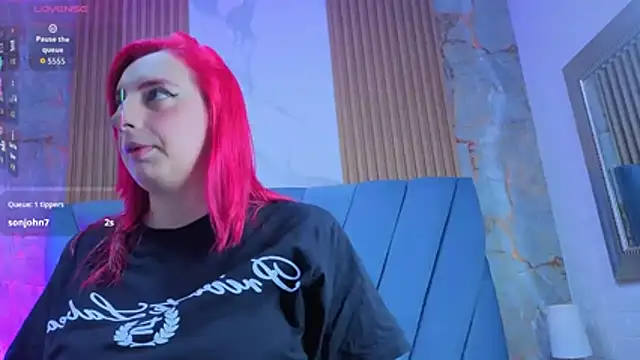 angel  red  online show from December 3, 2025, 3:14 am