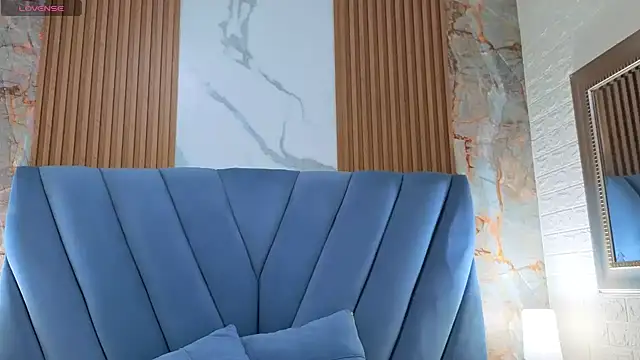 angel  red  online show from January 7, 2026, 6:27 am